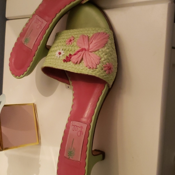 Shoes - Picture 2 of 4